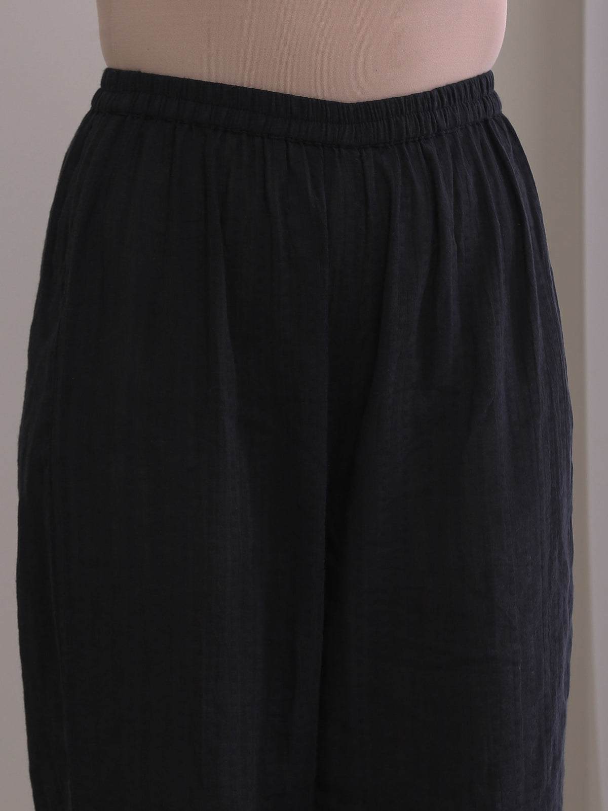 trueBrowns Black Dobby Neck Pleat Kurta Pant Set | Grocsy