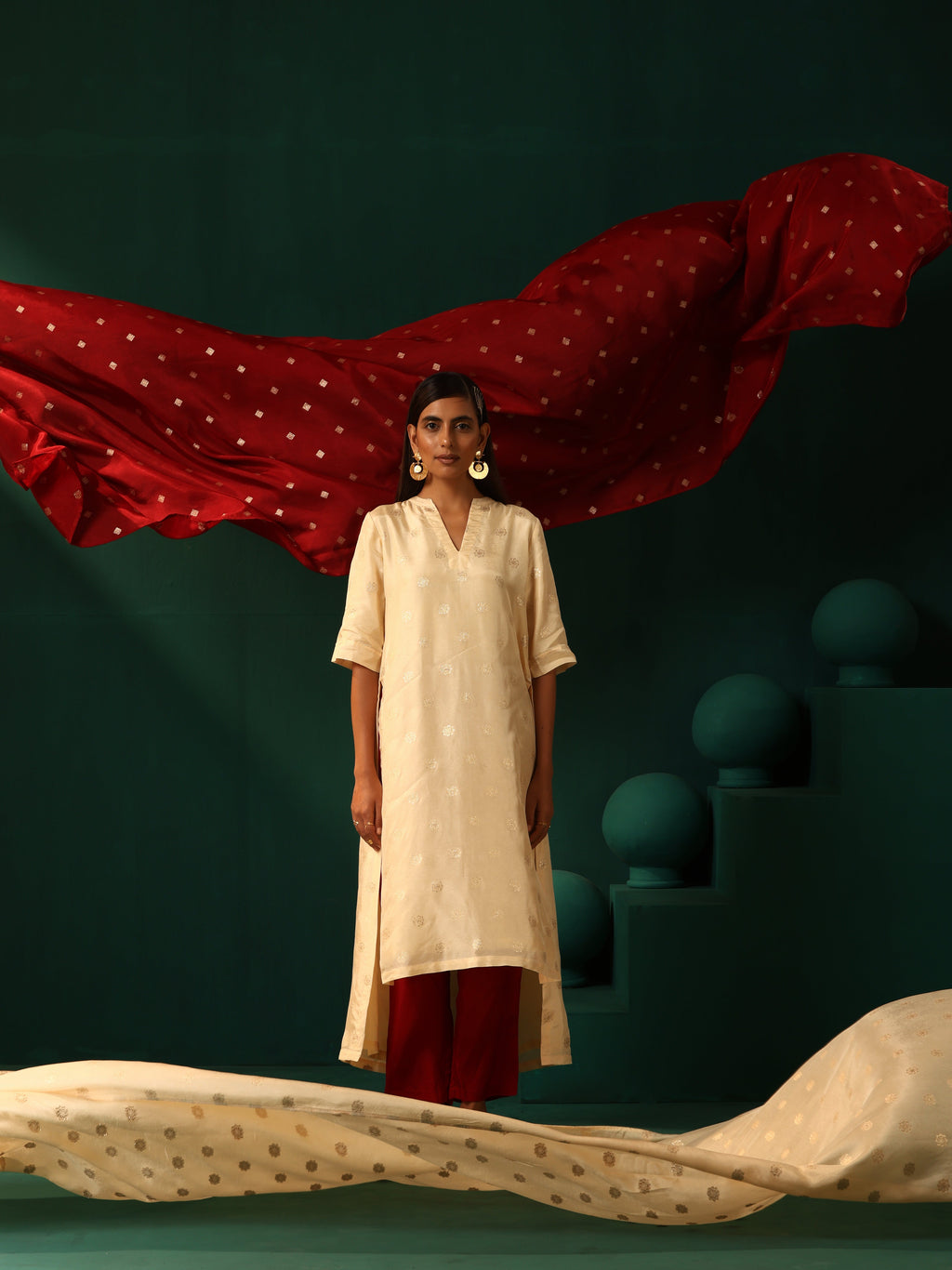 trueBrowns Ivory Geometric Floral Viscose Silk High Low Kurta Pant Set | Grocsy