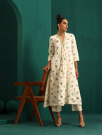 trueBrowns Ivory Blue Floral Cotton Front Gathered Kurta Pant Set | Grocsy