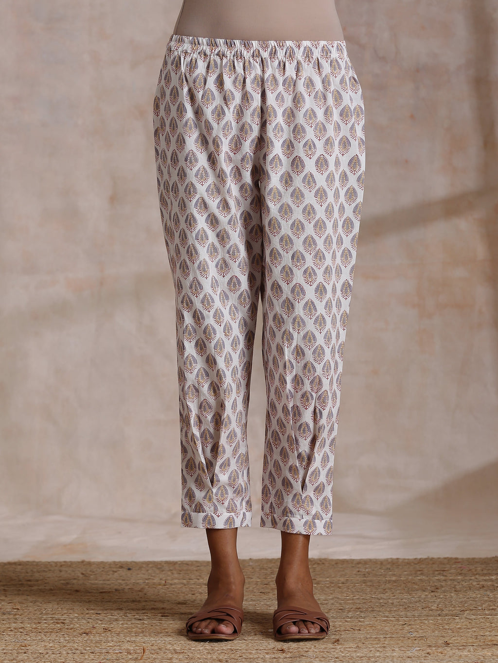trueBrowns White With Grey Buta Block Print Cotton Sleeveless Co-Ord Set | Grocsy