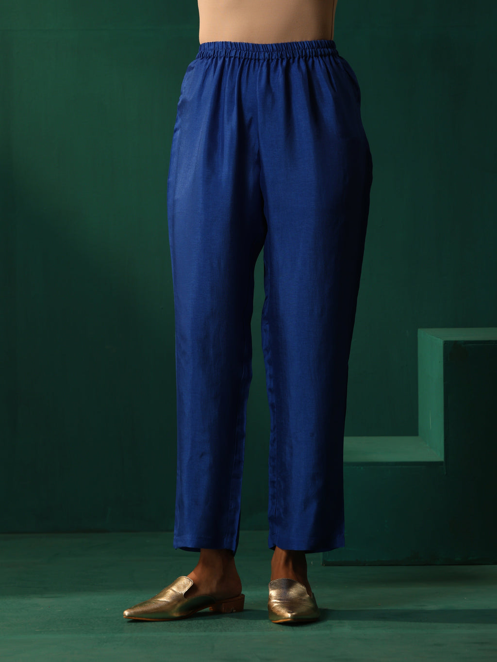 trueBrowns Royal Blue Geometric Floral Viscose Silk Side Gathered Kurta Pant Set | Grocsy