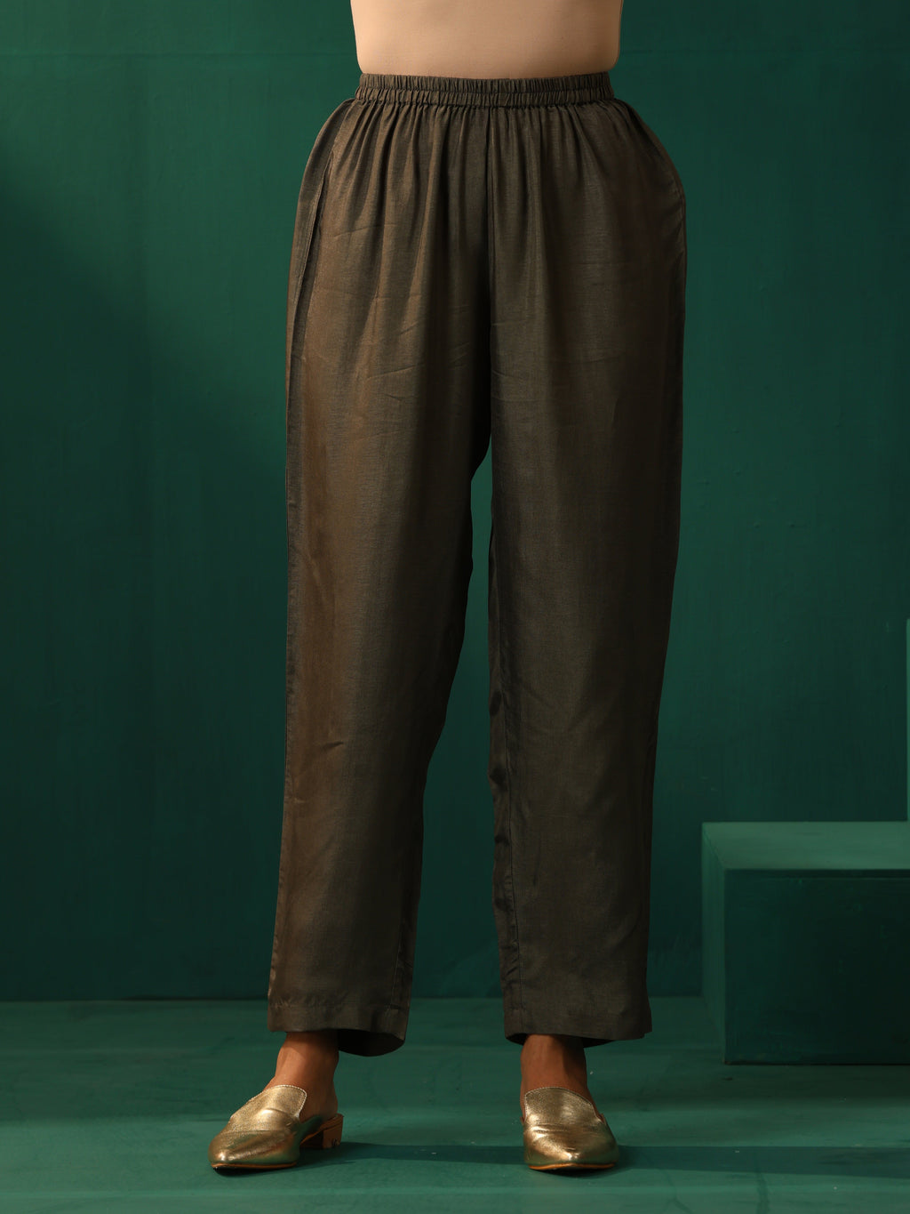 trueBrowns Pink Square Viscose Silk V-Neck Waist Gathered Kurta Pant Set | Grocsy