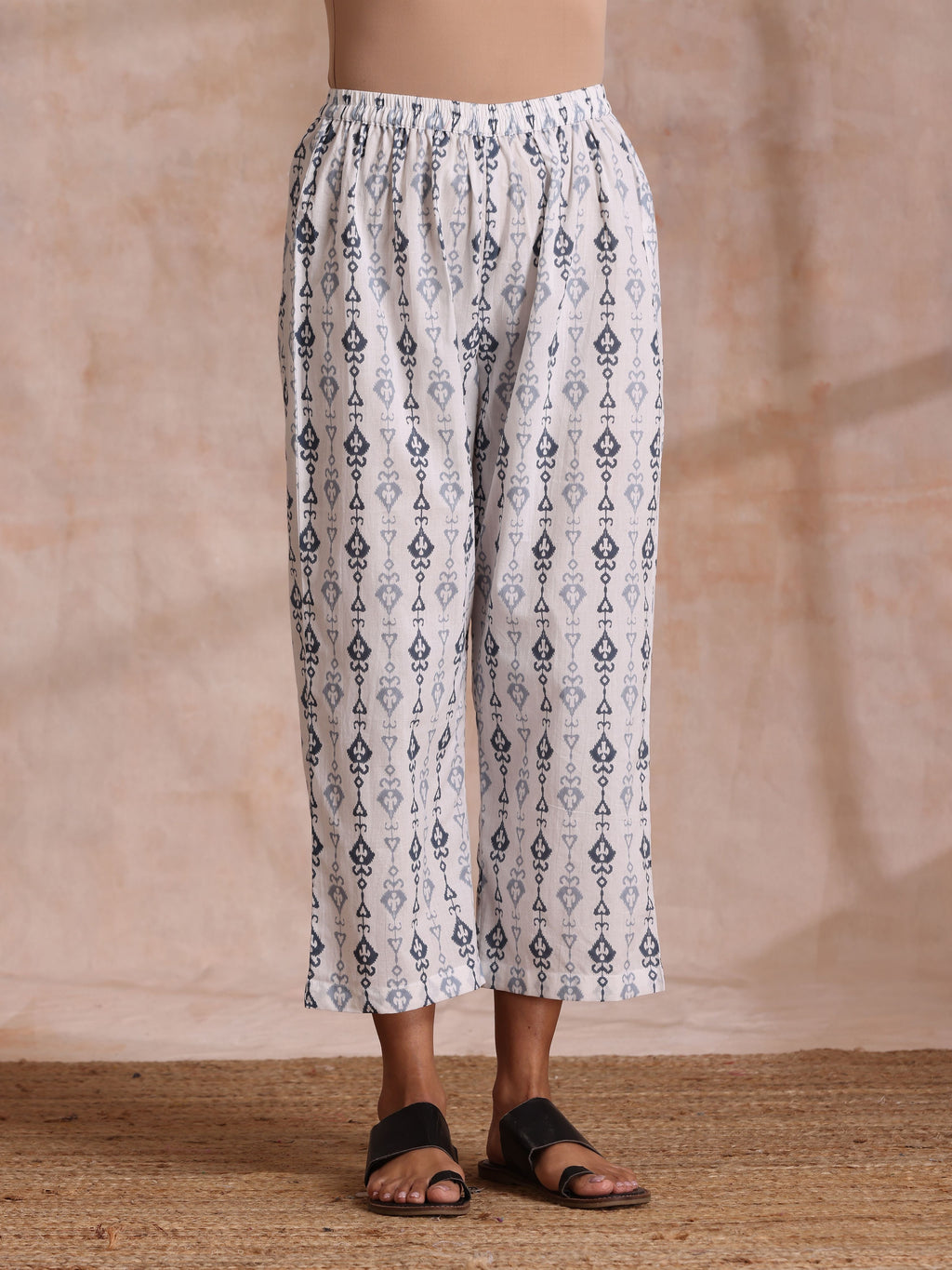 trueBrowns Grey On White Ikat Print Cotton Baggy Sleeve Co-Ord Set | Grocsy