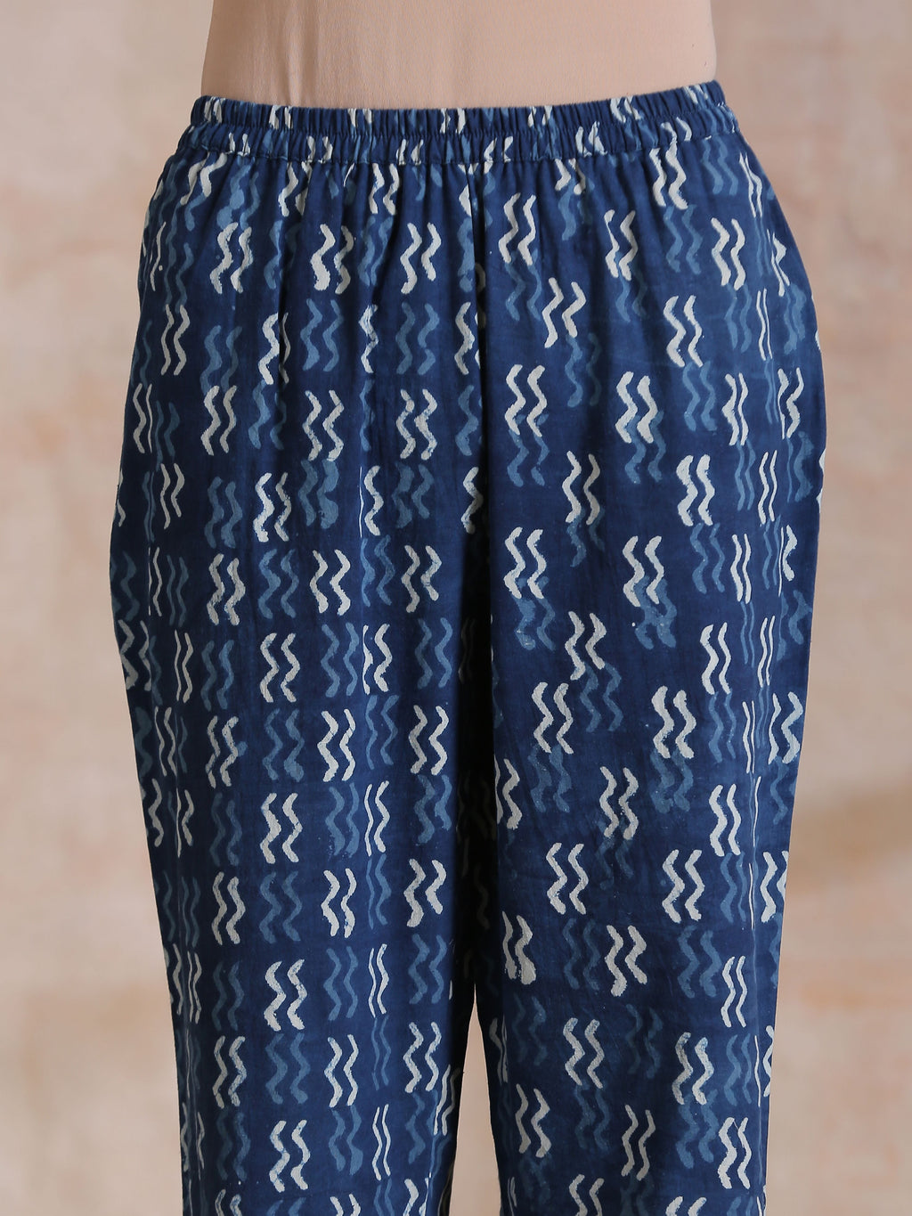 trueBrowns Indigo Dabu Floral Print Cotton Kurta Pant Set | Grocsy