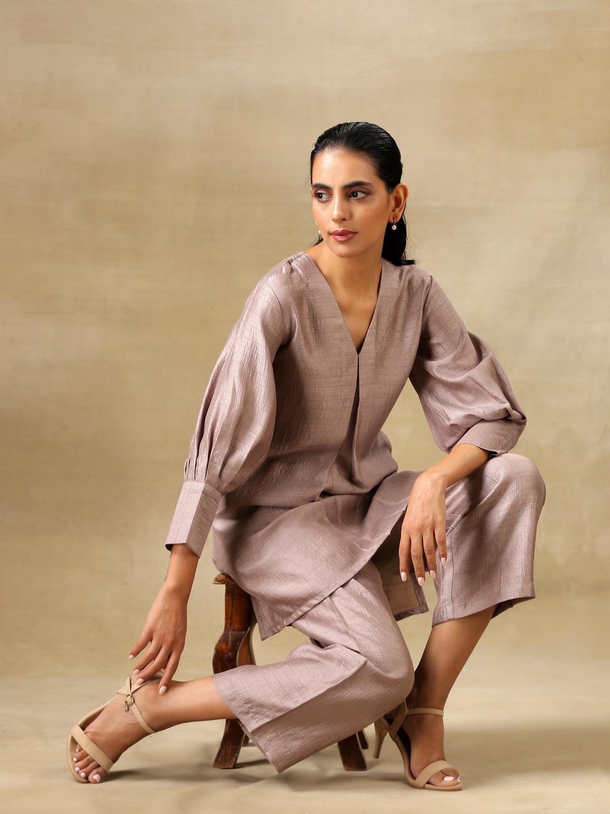 trueBrowns Grey Textured Silk Neck Pleat Co-Ord Set | Grocsy