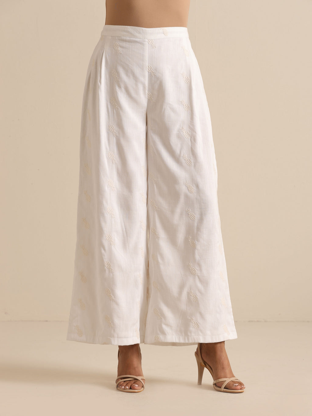 trueBrowns White Pineapple Sleeveless Jacket Pant Set | Grocsy