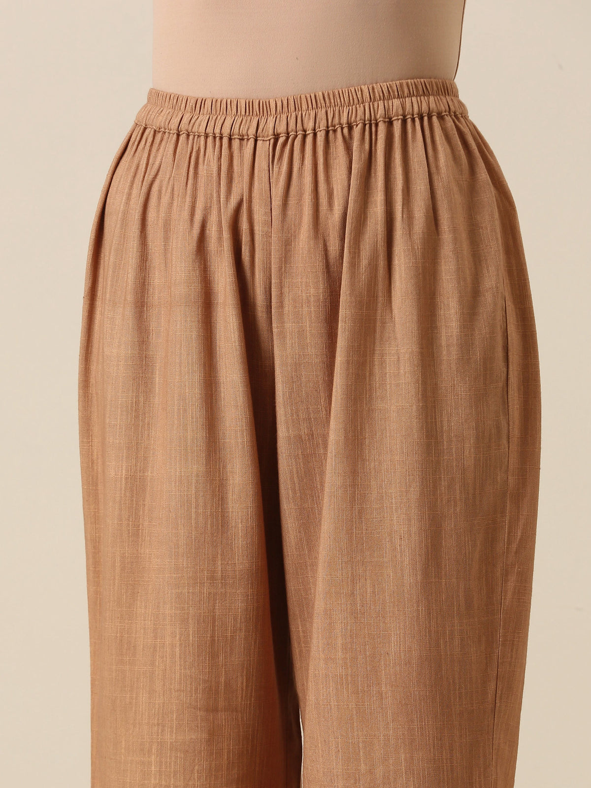 trueBrowns Light Mauve Slub Texture Neck Pleat Kurta Pant Set | Grocsy