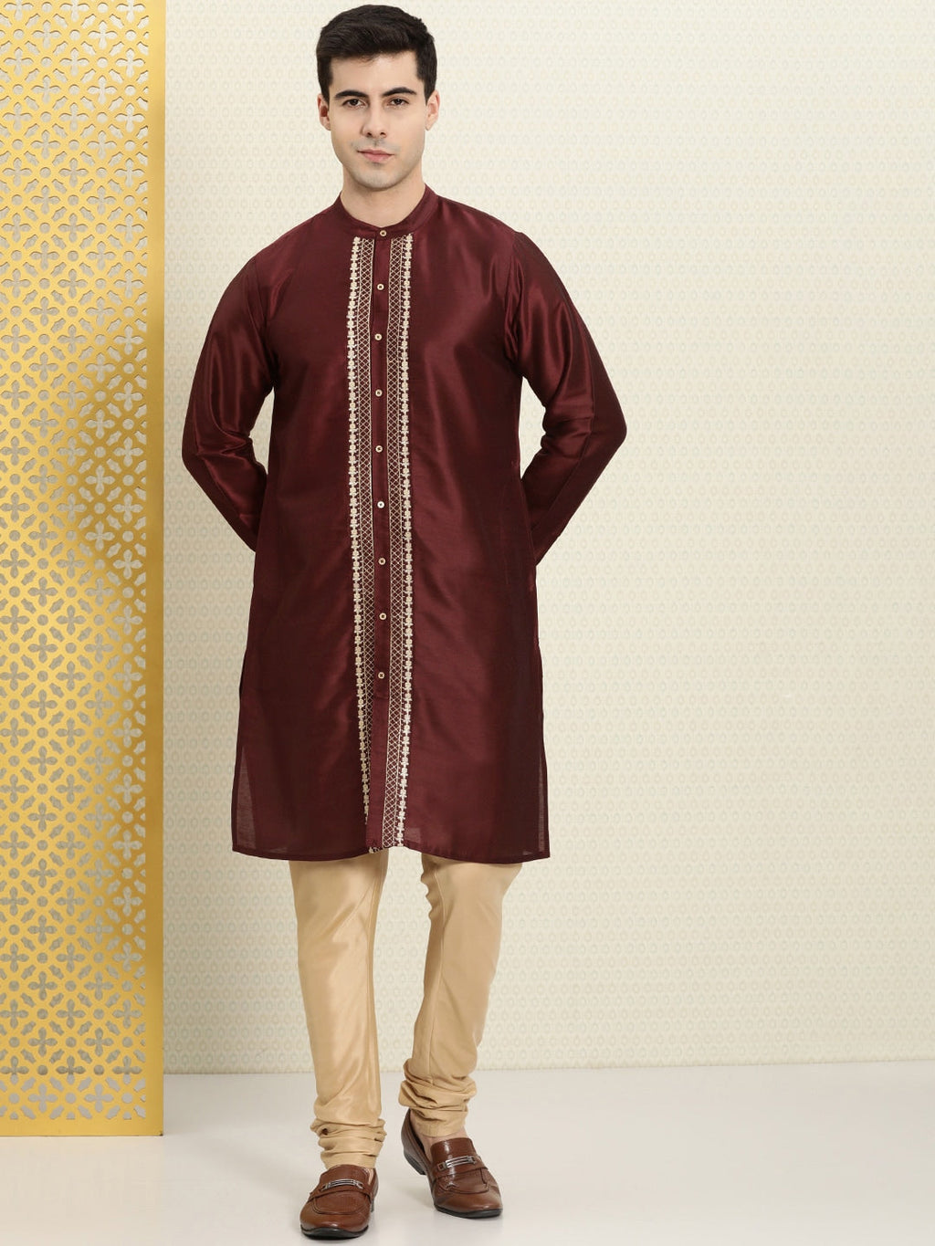 House of Pataudi Men Embroidered Jashn Kurta | Grocsy