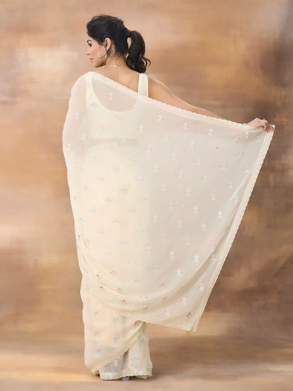 kasee Floral Embroidered Saree | Grocsy