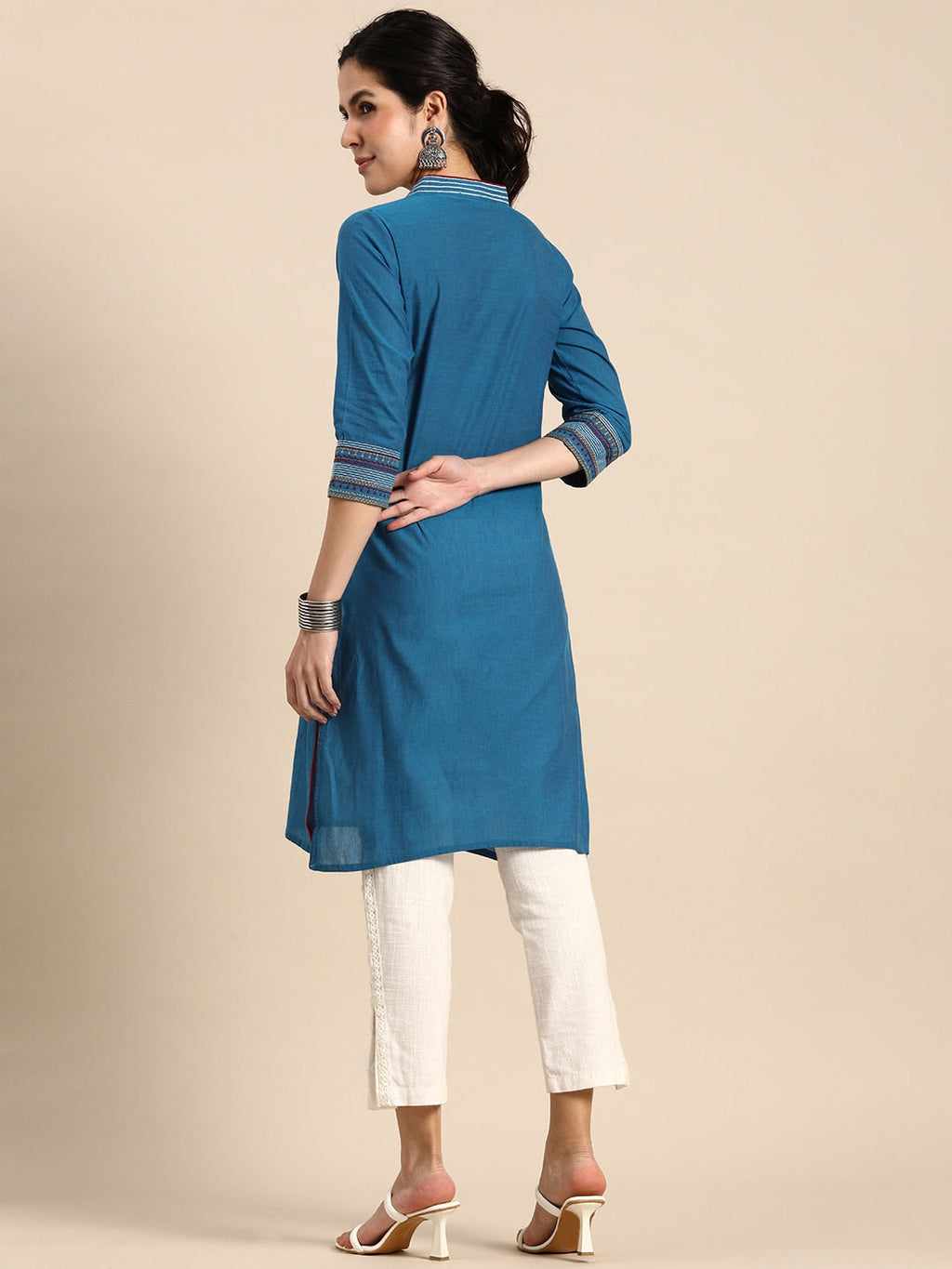 Sangria Women V-Neck Thread Work Kurta | Grocsy