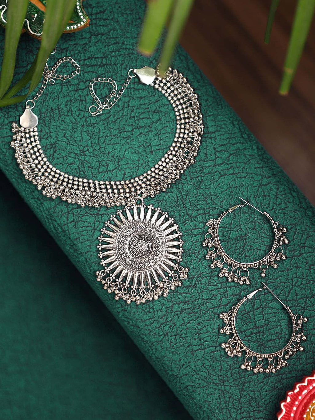 Cardinal Oxidized Silver-Toned Long Jewellery Set | Grocsy