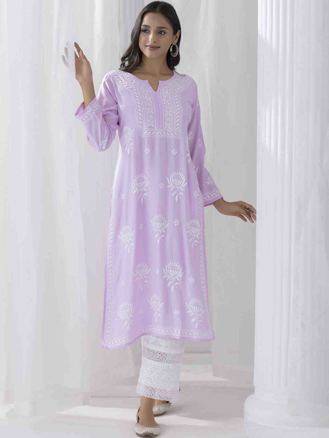 HOUSE OF KARI Floral Embroidered Chikankari Straight Kurta | Grocsy