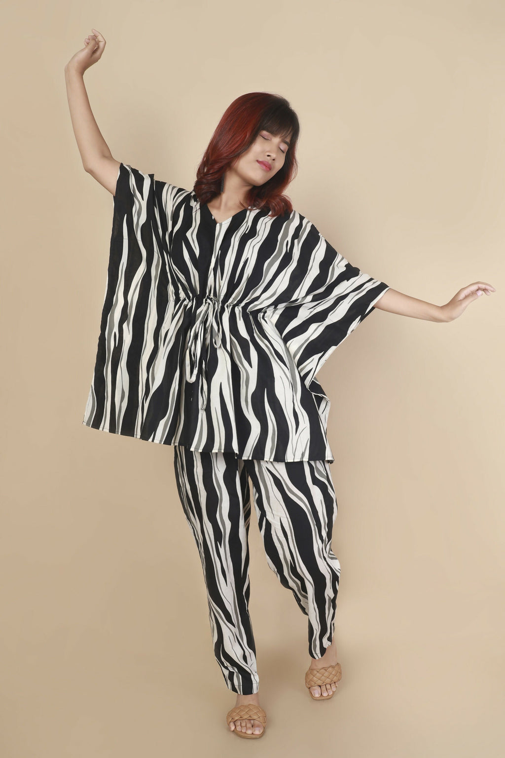 Breathables Women’S Loungewear Kaftan Cotton Black & White Abstract Print Co-Ord Set | Grocsy