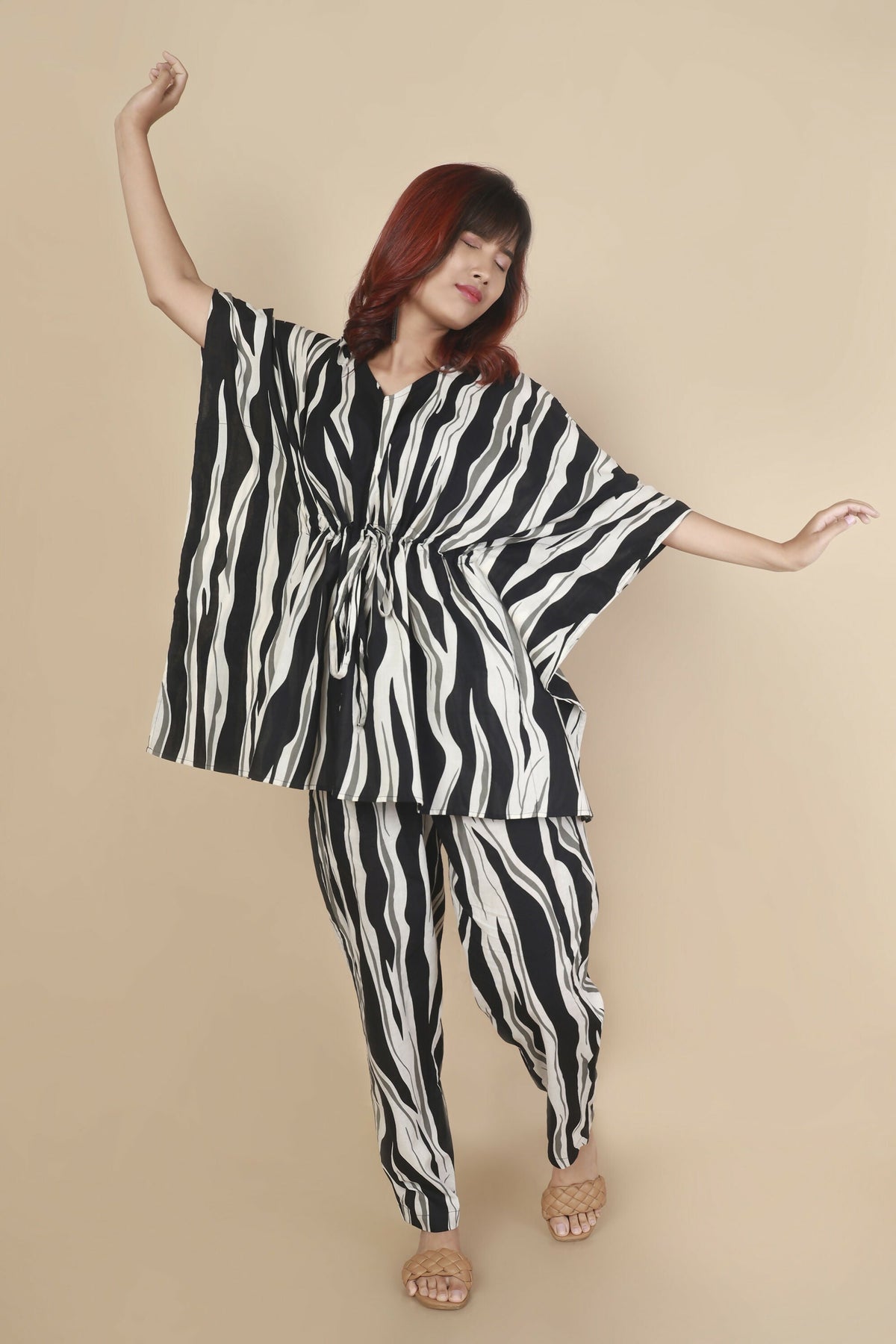 Breathables Women’S Loungewear Kaftan Cotton Black & White Abstract Print Co-Ord Set | Grocsy