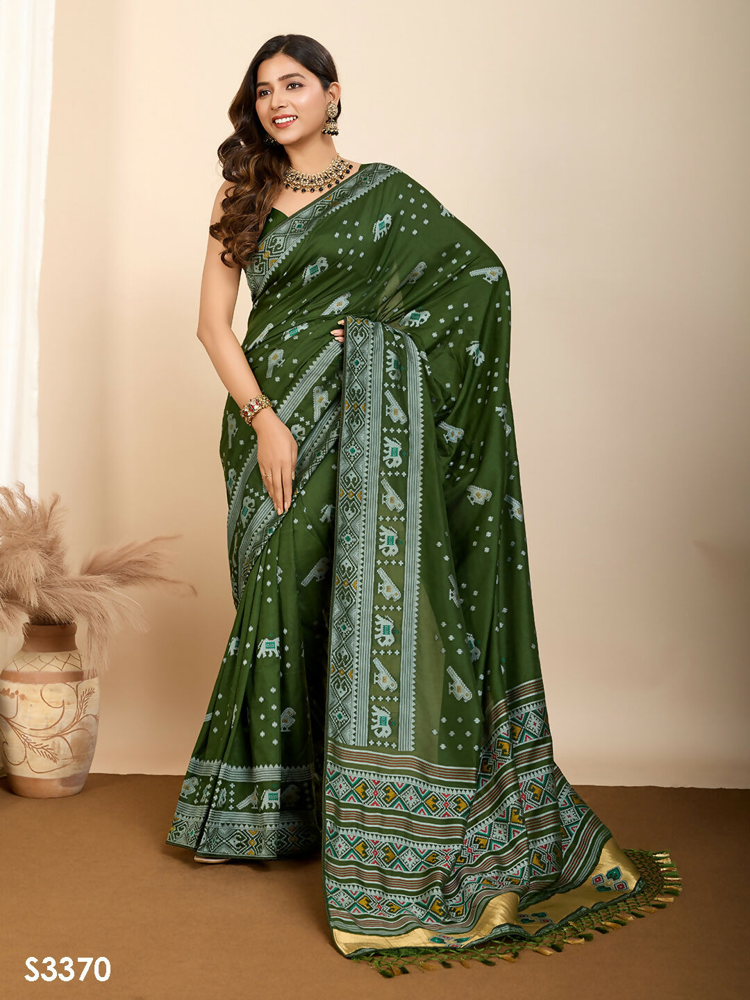 Green Soft Silk Woven Meenakari Designer Saree - Vedanti | Grocsy