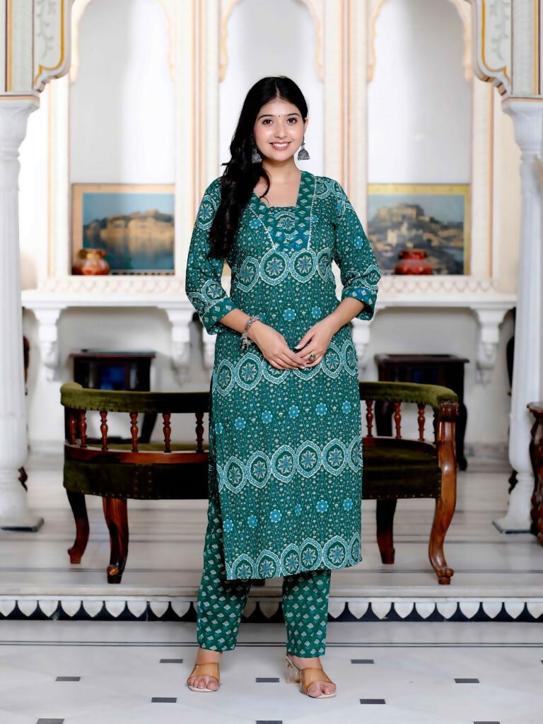 Miravan Women's Cotton Green Floral Printed Straight Pakistani Style Kurta And Palazzo Set | Grocsy