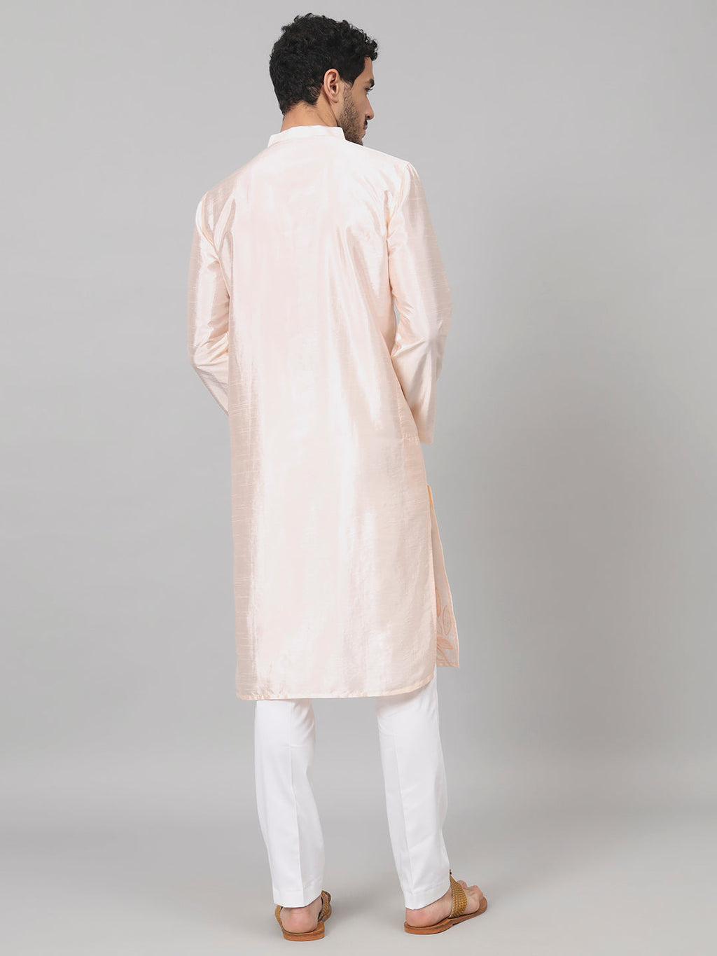 Leafy Silk Kurta With Patch Embellishment by Hilo Design | Grocsy