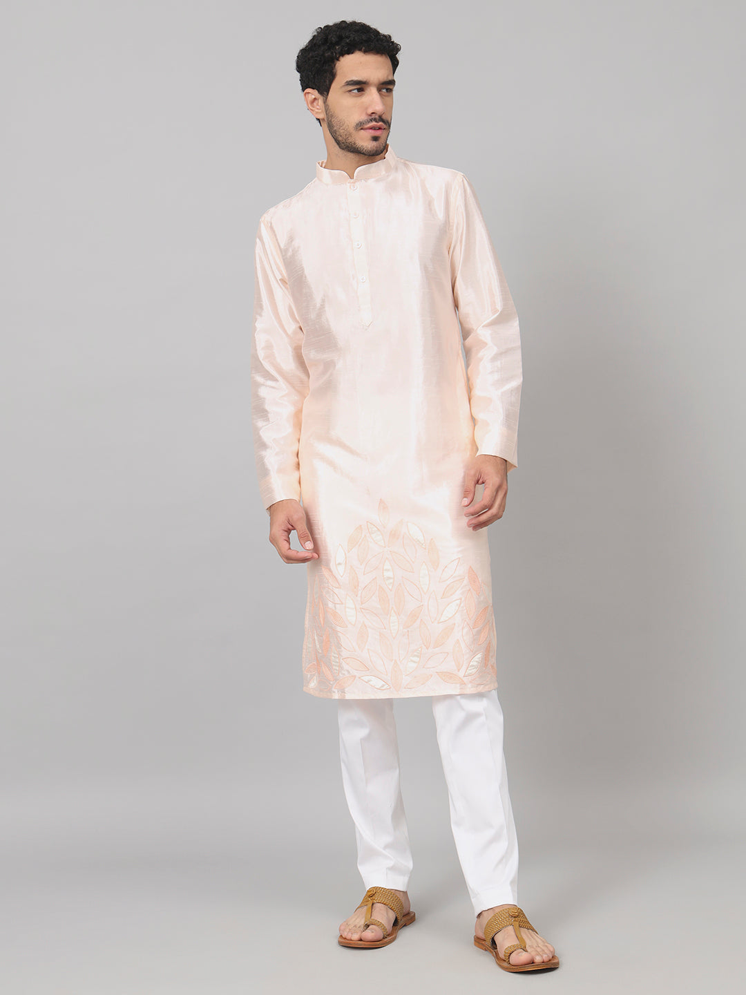 Leafy Silk Kurta With Patch Embellishment by Hilo Design | Grocsy