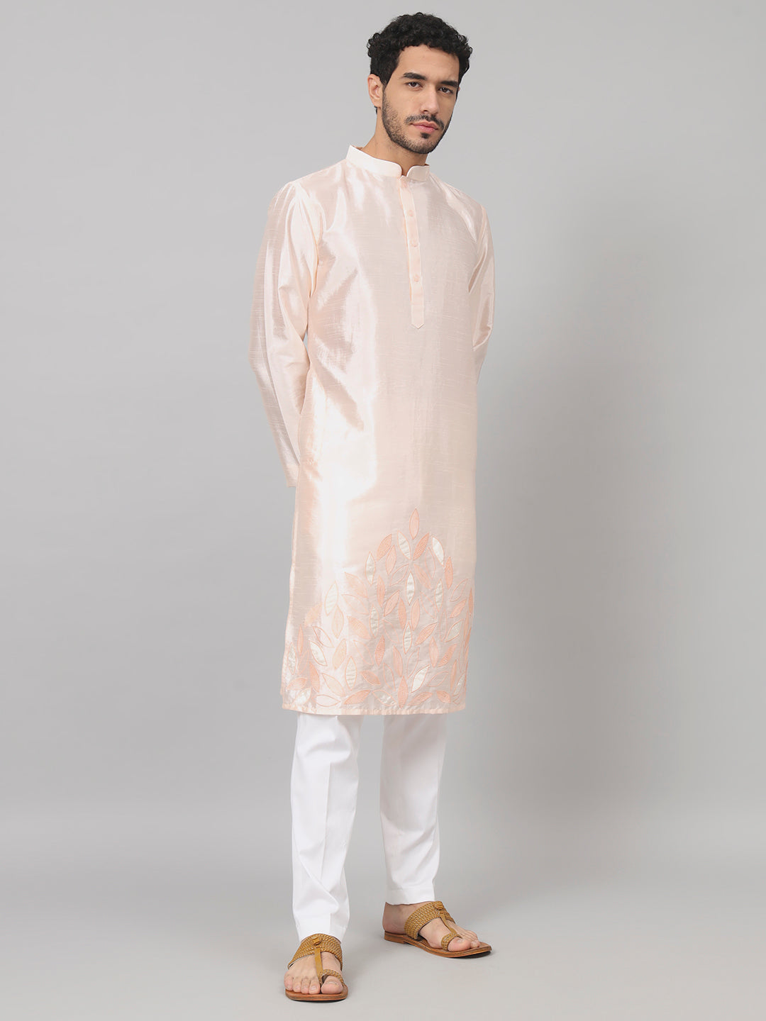 Leafy Silk Kurta With Patch Embellishment by Hilo Design | Grocsy