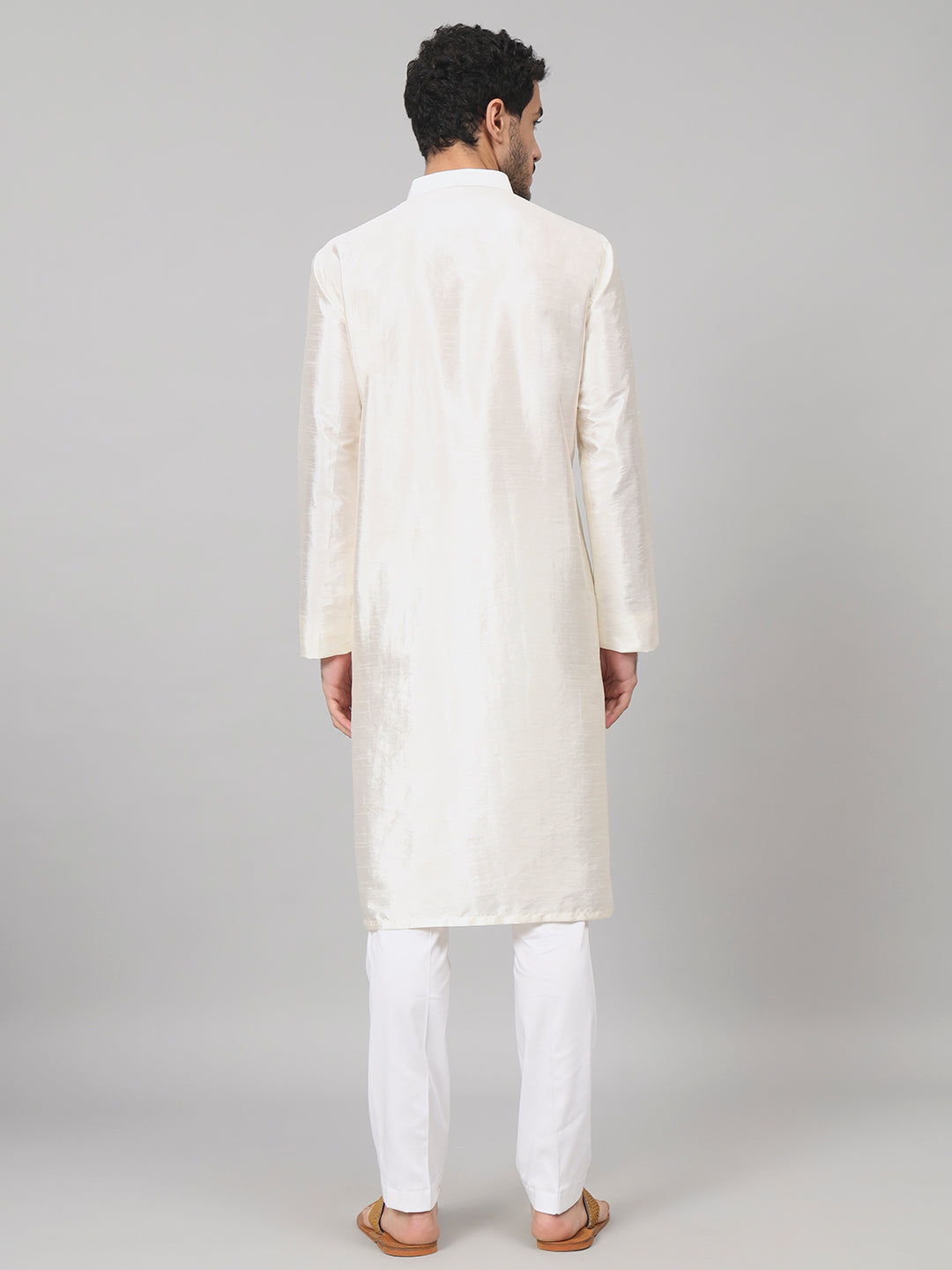 Contours Patels Embroidered Silk Kurta by Hilo Design | Grocsy