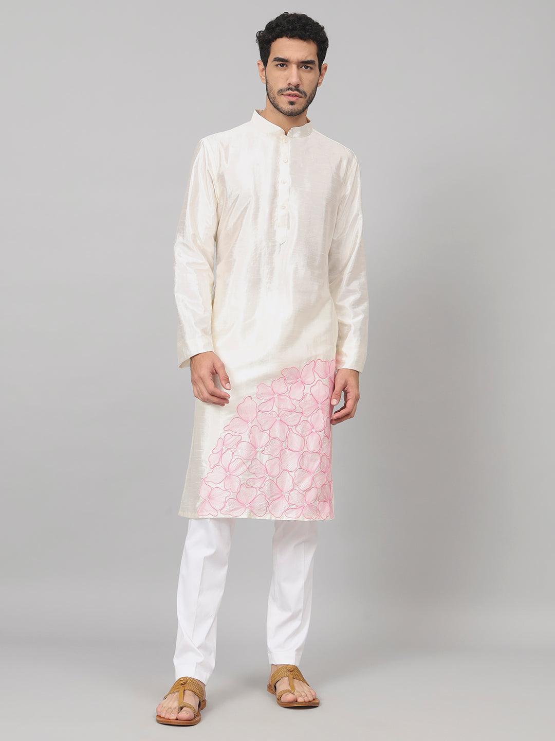 Contours Patels Embroidered Silk Kurta by Hilo Design | Grocsy
