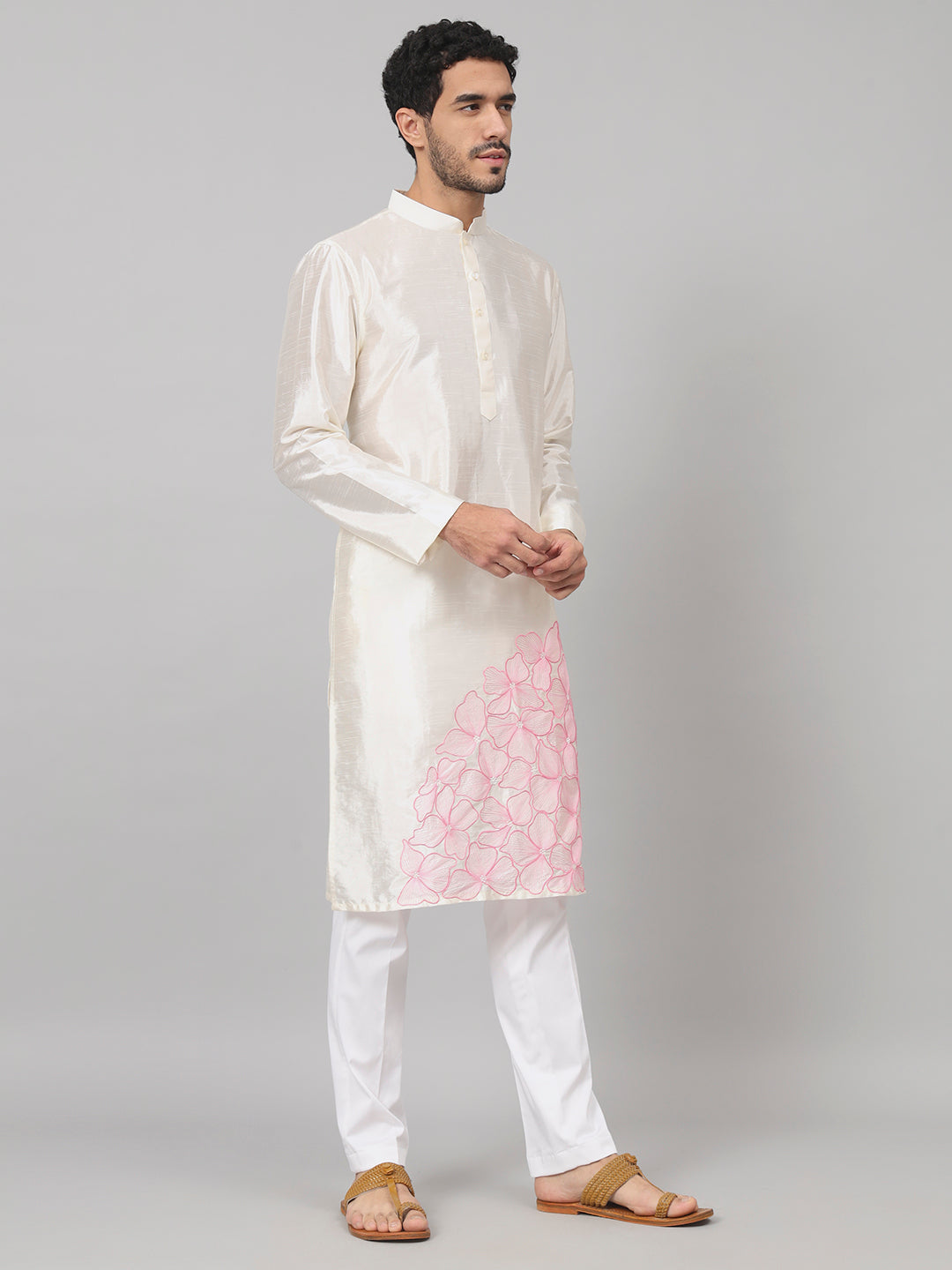 Contours Patels Embroidered Silk Kurta by Hilo Design | Grocsy