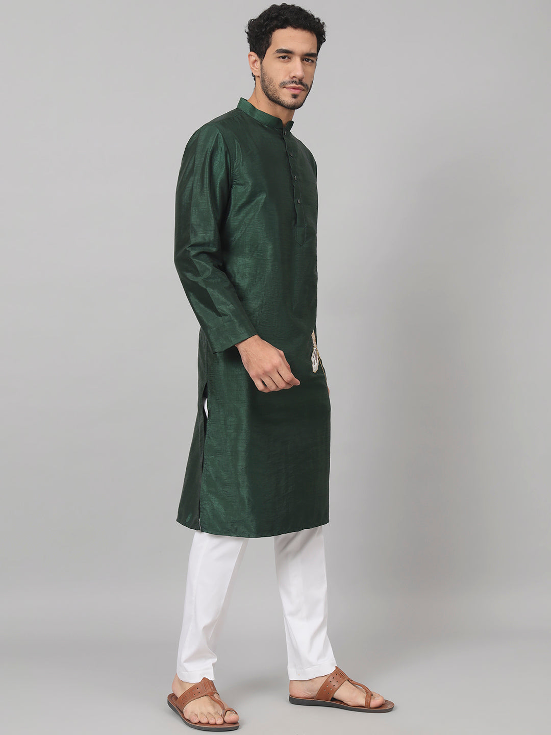 Evergreen Silk Kurta With Patch Embellishments by Hilo Design | Grocsy