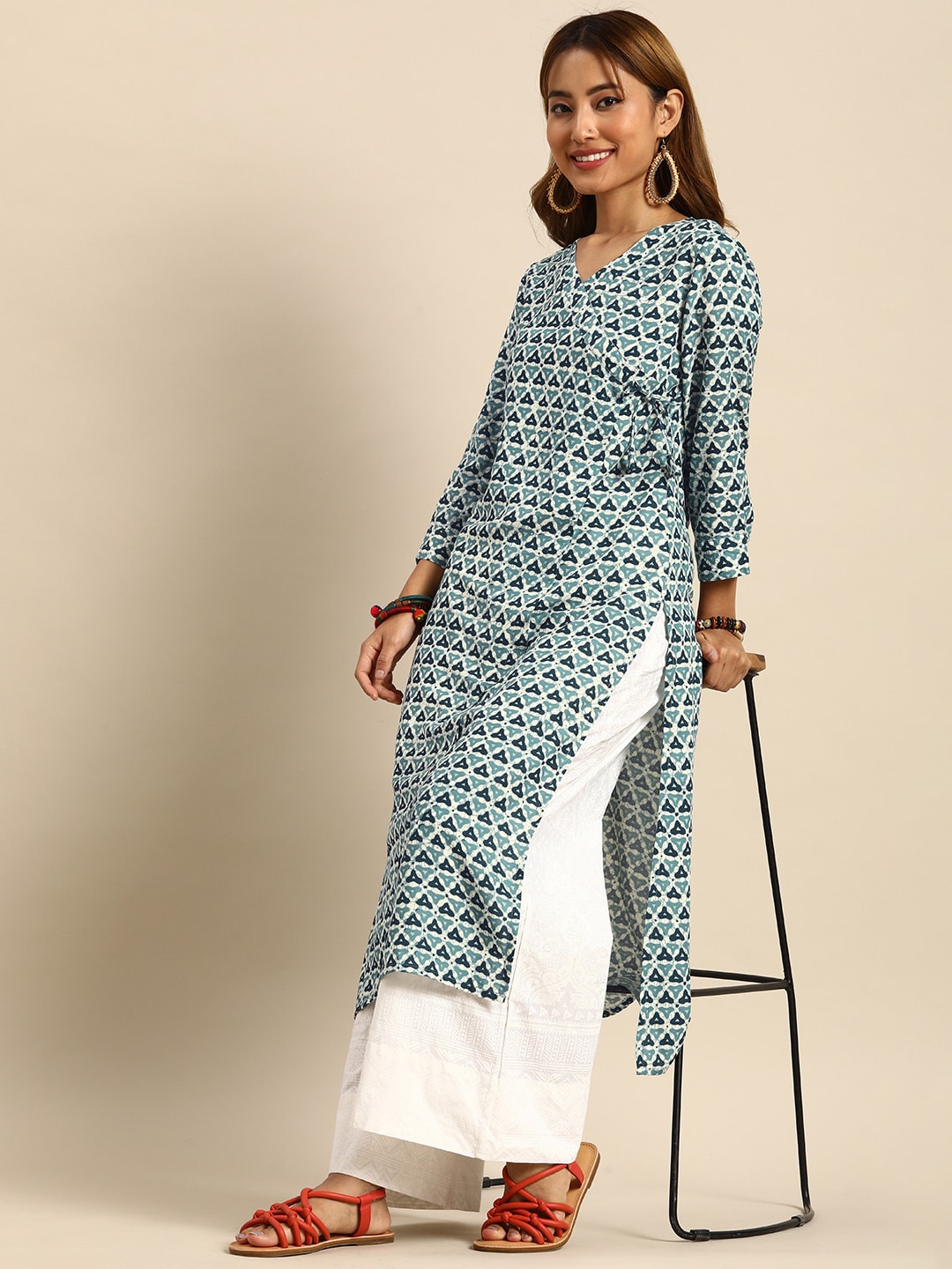 Sangria Women Blue & Off White Geometric Printed Kurta | Grocsy