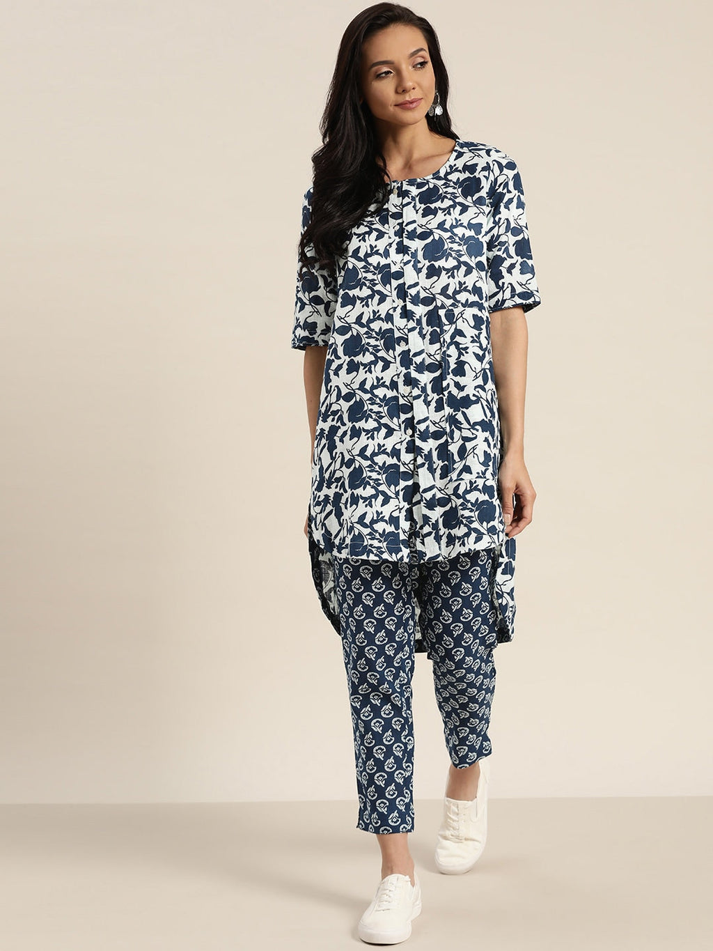 Sangria Women White & Navy Blue Printed Kurta with Trousers | Grocsy