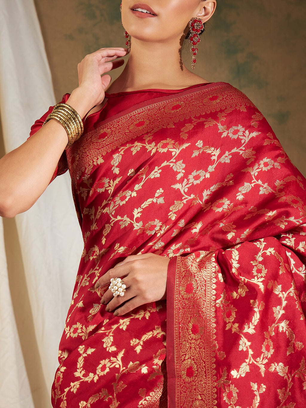 Sangria Red & Gold-Toned Floral Woven Design Zari Banarasi Saree | Grocsy