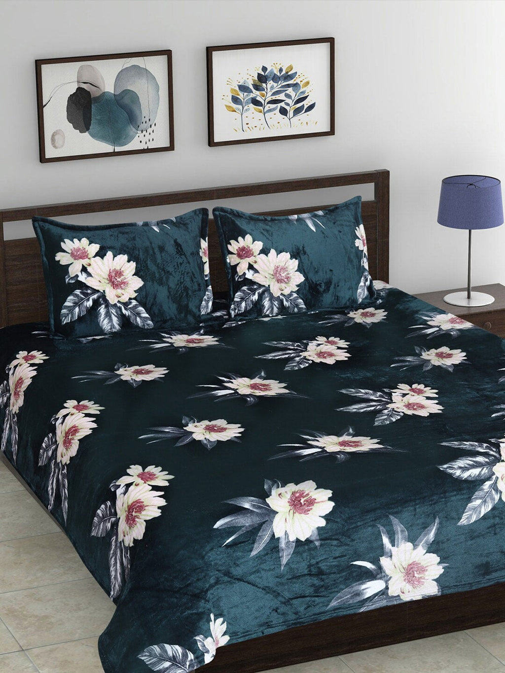 Cloth Fusion Green & White Floral Velvet Warm 104 TC King Bedsheet With 2 Pillow Covers | Grocsy
