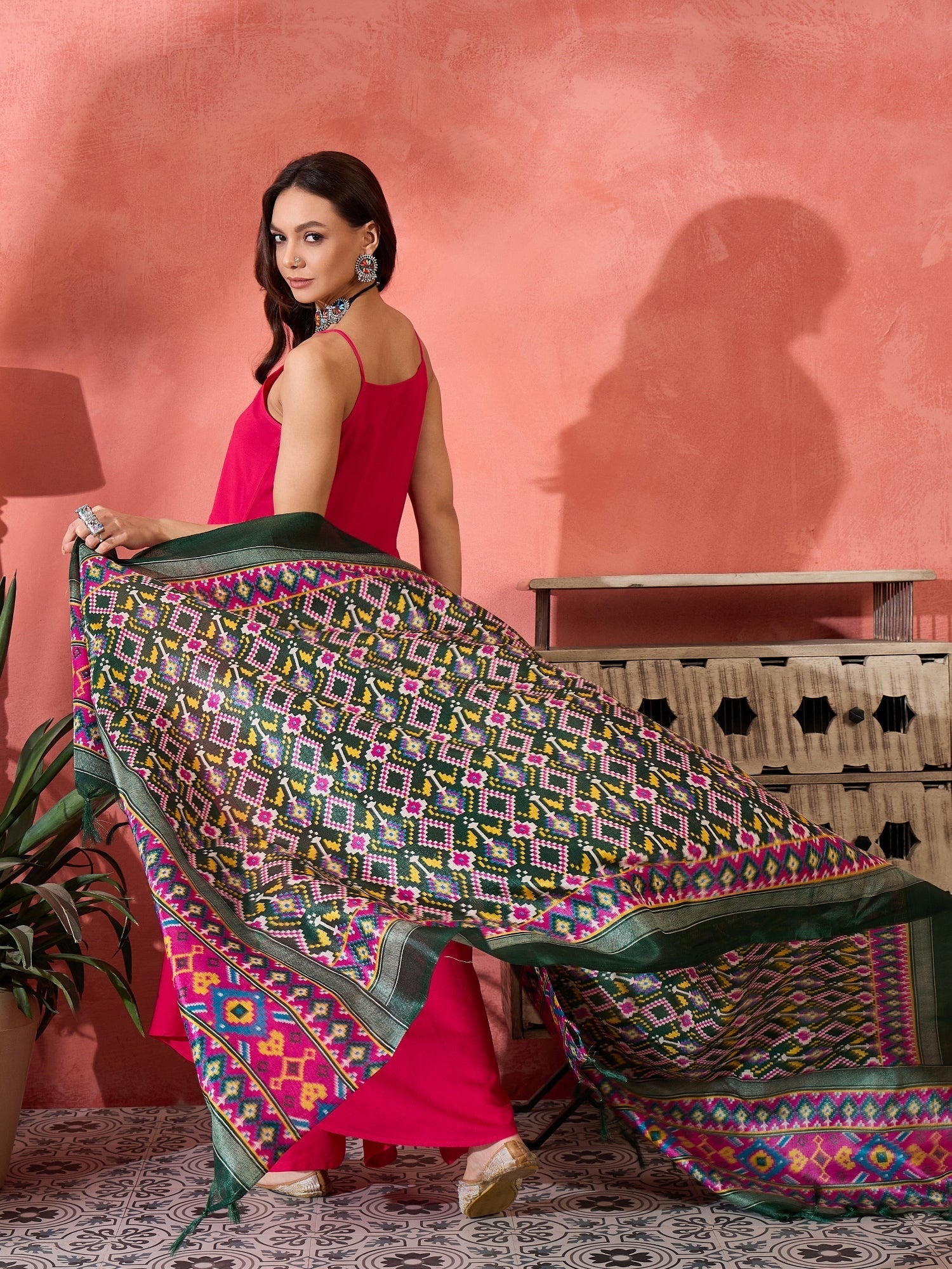 InWeave Fuchsia Strappy Kurta Set Green Patola Dupatta | Grocsy