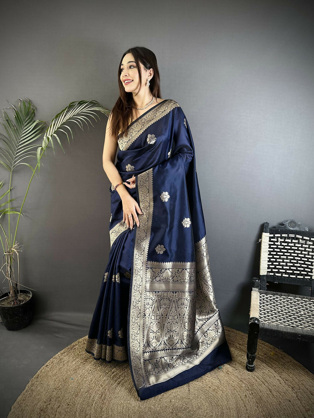 Joban Fashion Navy Blue Floral Jacquard Woven Design Cotton Silk Banarasi Silk Saree | Grocsy