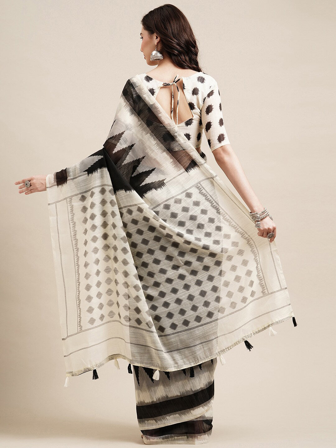 Saree Mall Black & White Pure Cotton Saree | Grocsy