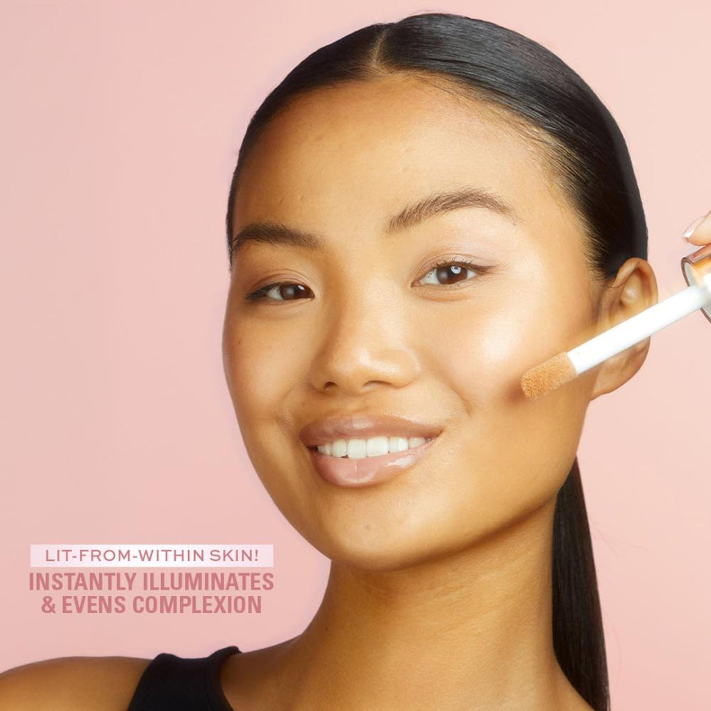 Makeup Revolution Bright Light Face Glow - Illuminate Medium | Grocsy