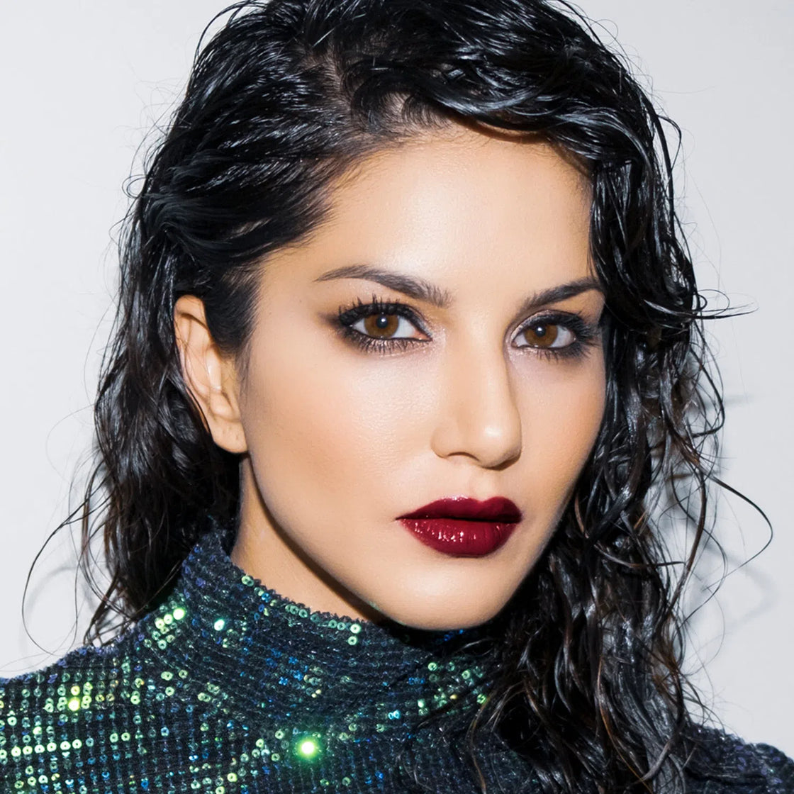 Star Struck By Sunny Leone Liquid Lip Color - Midnight Twinkle | Grocsy