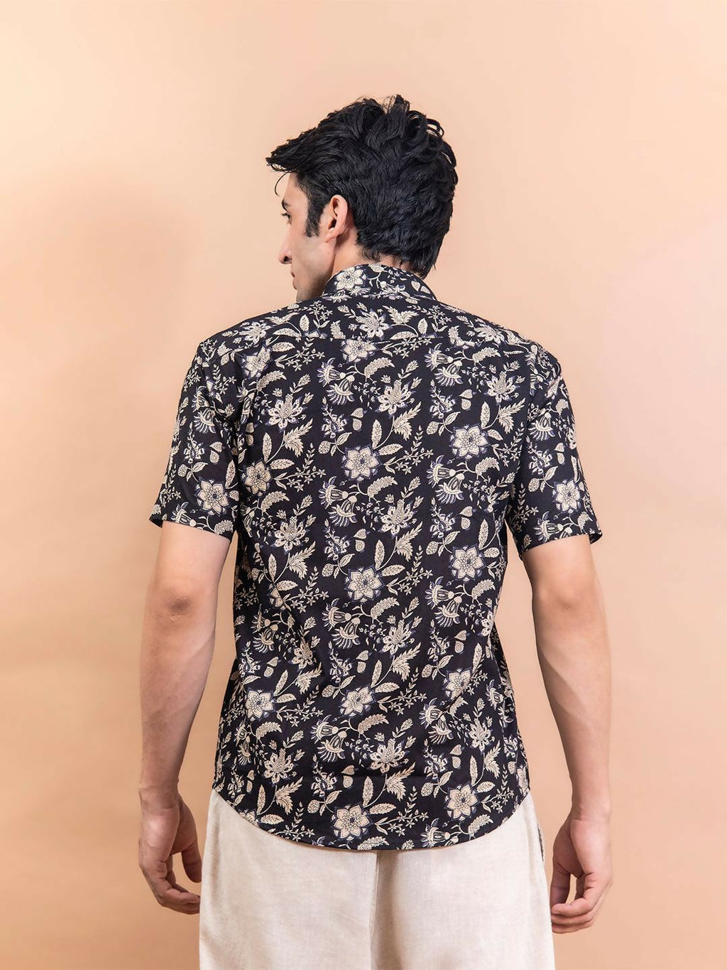 Miravan Men's Floral Printed Half Sleeve Spread Collar Ethnic Motifs Black Slim Fit Shirt | Grocsy