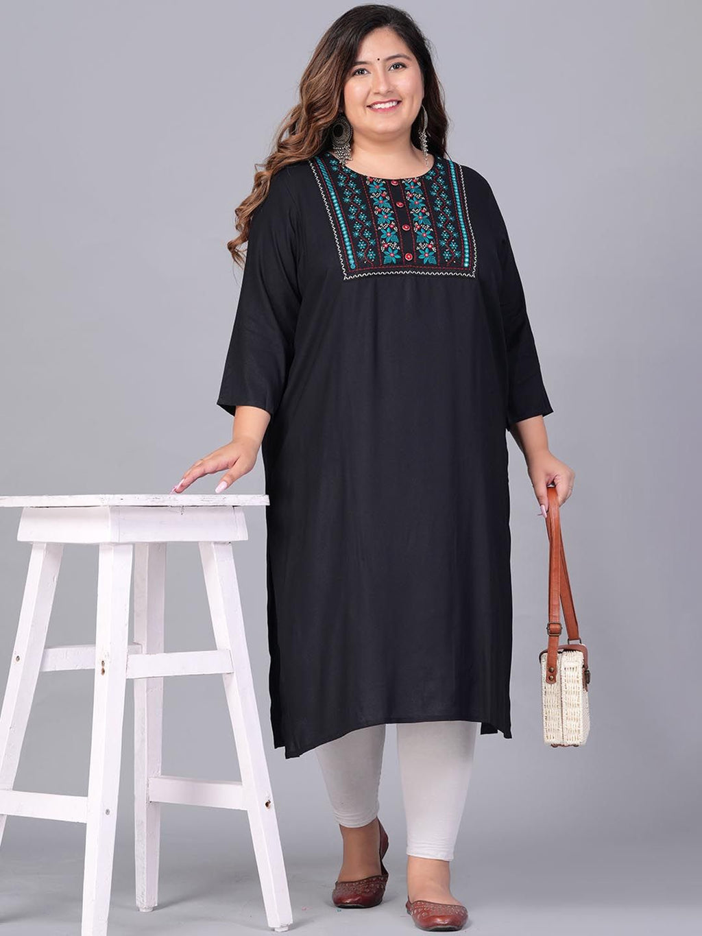 Sztori Women Thread Work Kurta | Grocsy