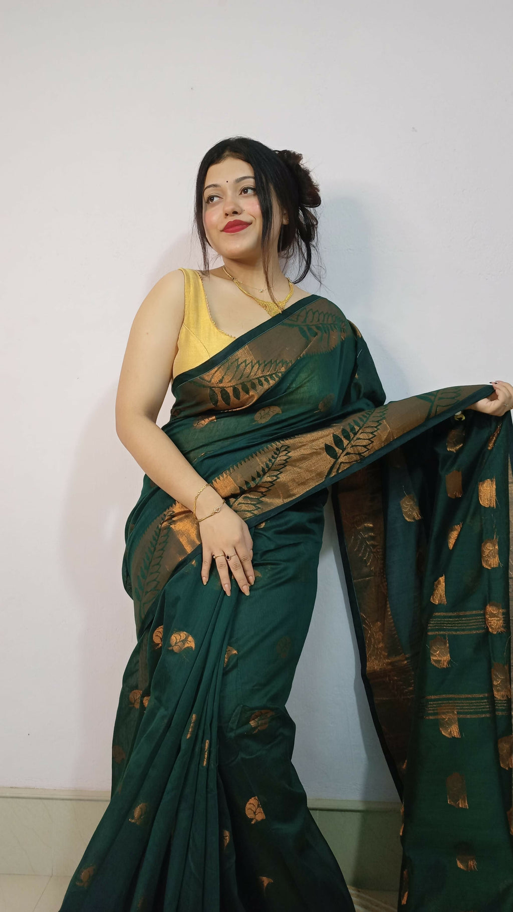 Exclusive Collection Beautiful Green Cotton Silk Woven Handloom Saree With Running Blouse Piece | Grocsy