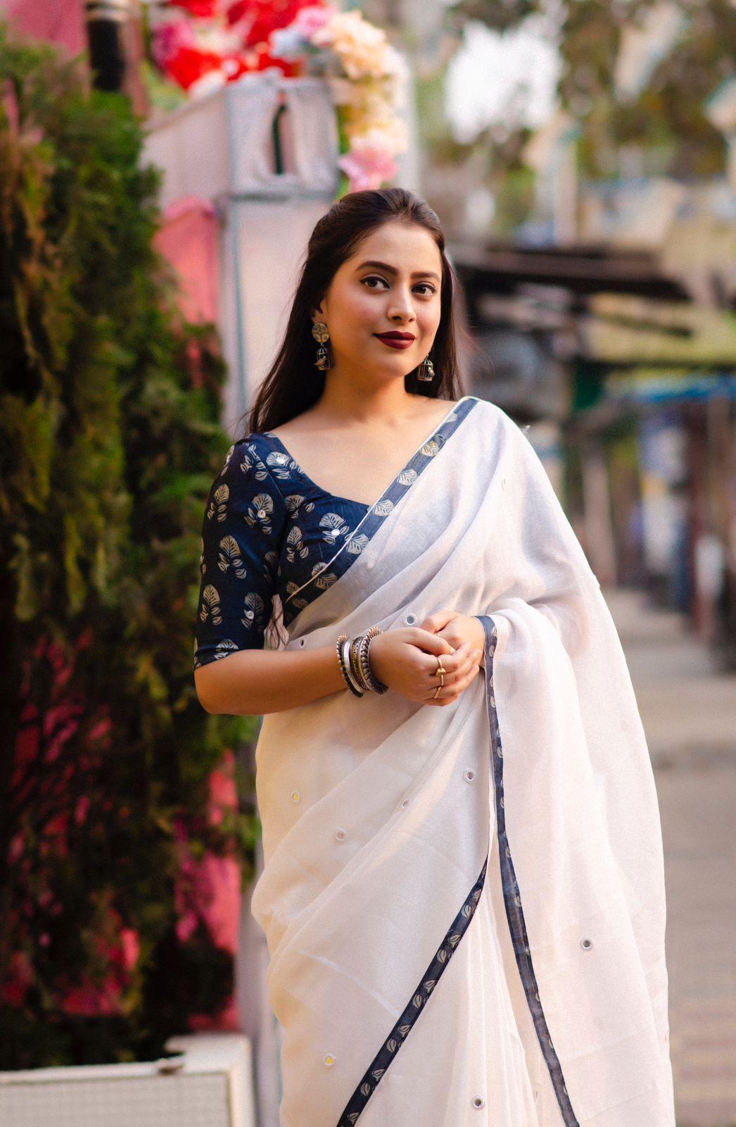 White Pure Linen Ethnic Motifs Saree with Unstitched Blouse - A2M | Grocsy