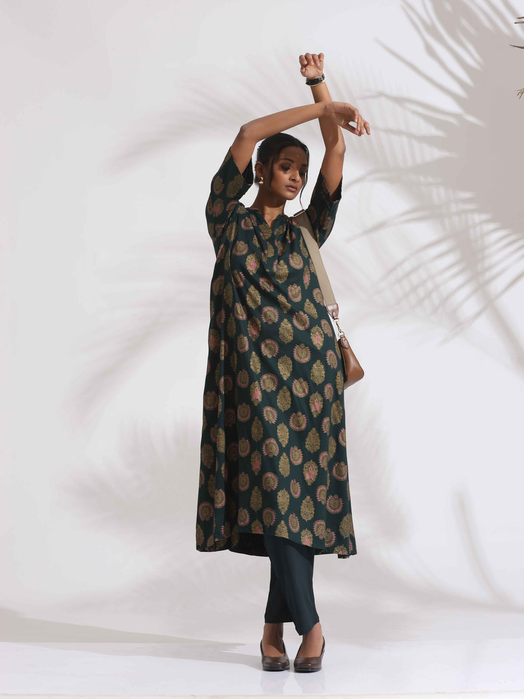 trueBrowns Green Foil Print Cotton Kurta Set | Grocsy