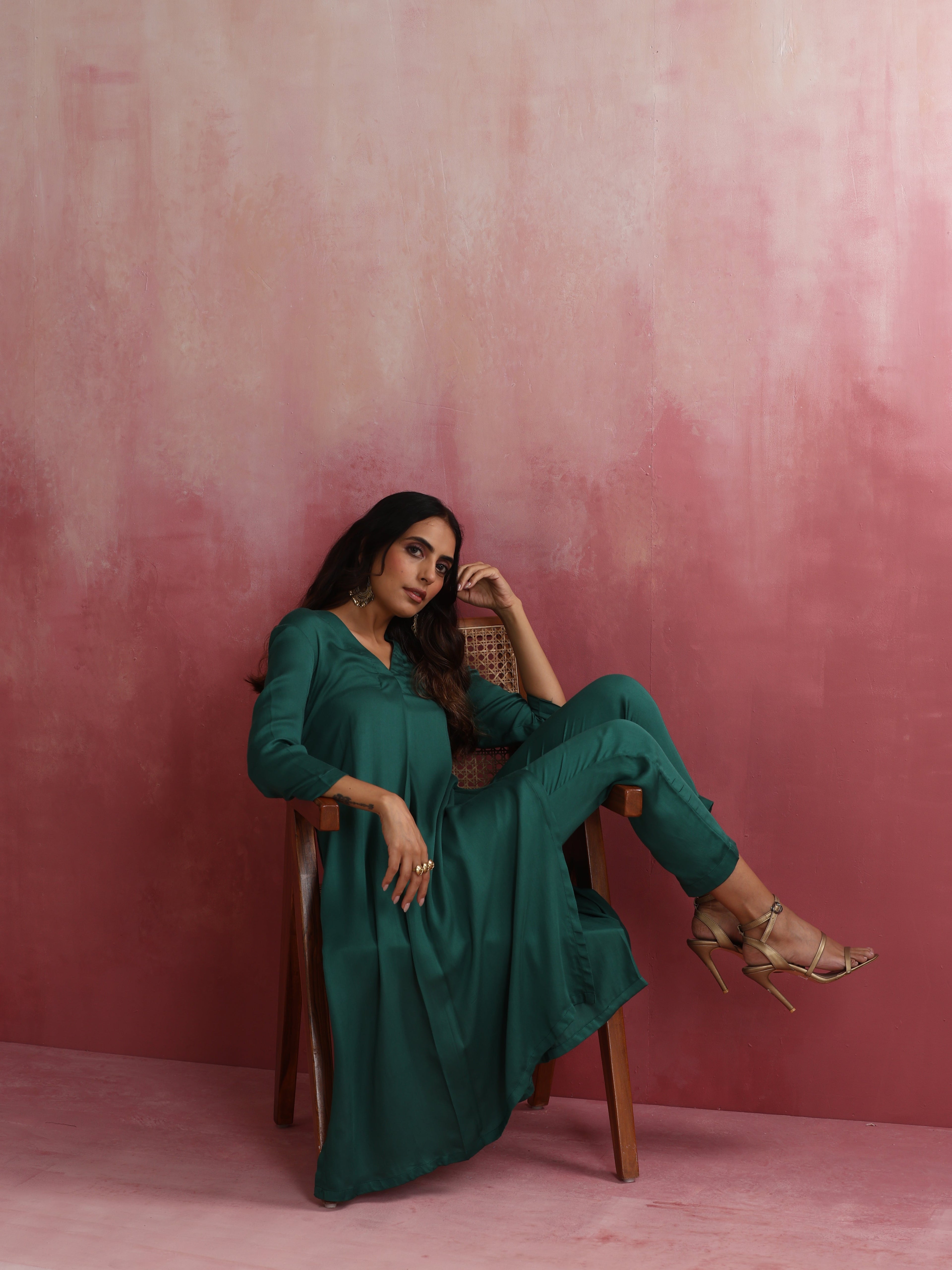 trueBrowns Green Modal Pleated Kurta Set | Grocsy