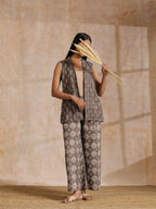 trueBrowns Clay Dabu Zig-Zag Motifs Print Cotton Sleeveless Jacket Pant Set | Grocsy