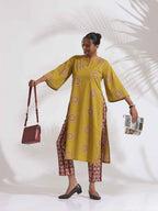 trueBrowns Green Cotton Print HighSlit Kurta Set | Grocsy