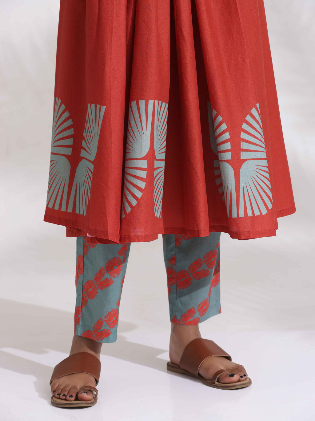 trueBrowns Red Cotton Print Flared Kurta Set | Grocsy