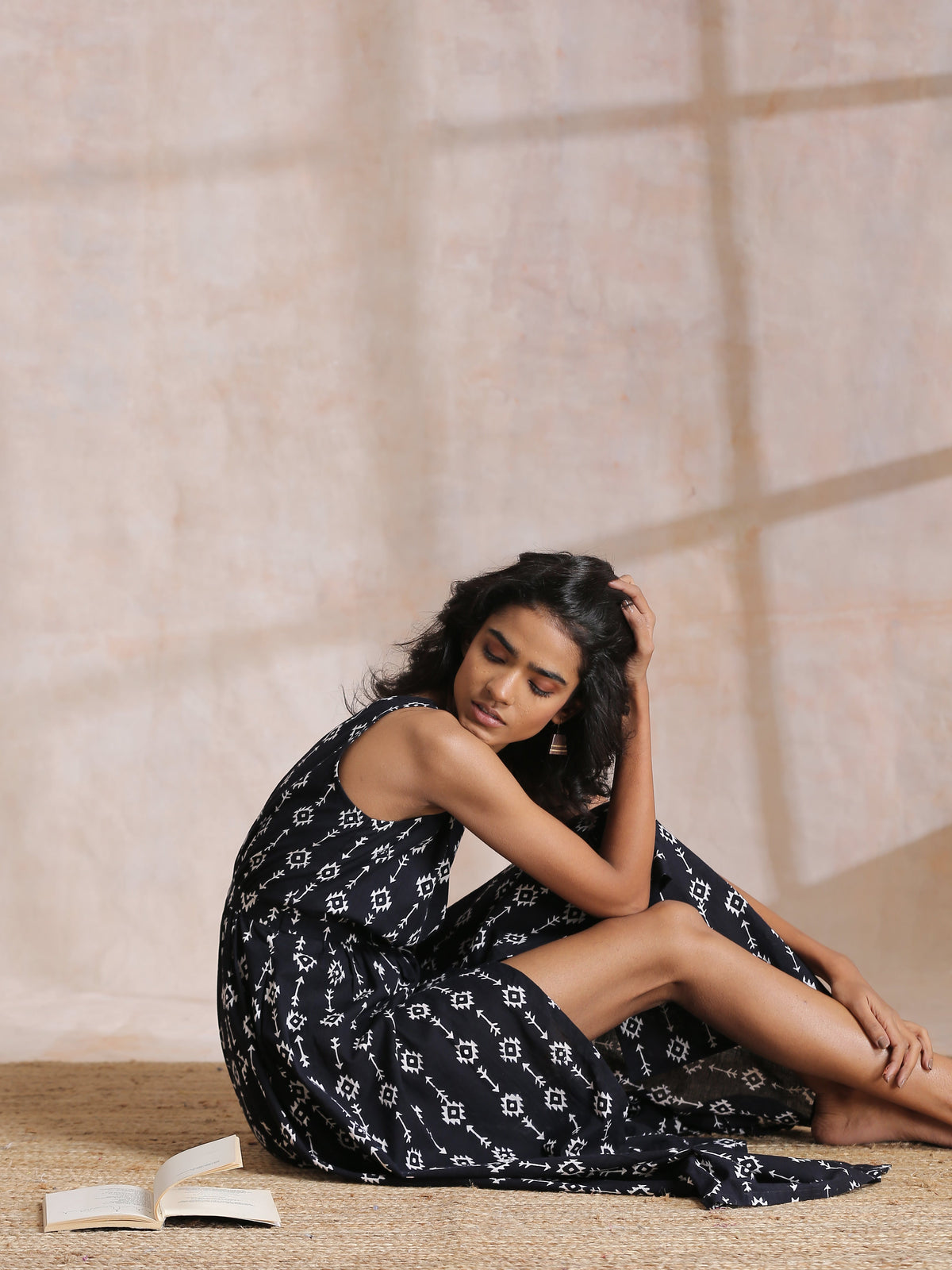 trueBrowns Black White Geometric Print Cotton Sleeveless Wrap Dress | Grocsy