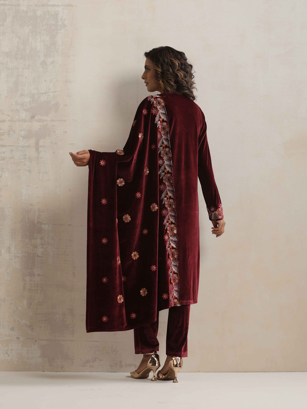 trueBrowns Maroon Velvet Floral Embroidered Kurta Pant Dupatta Set | Grocsy