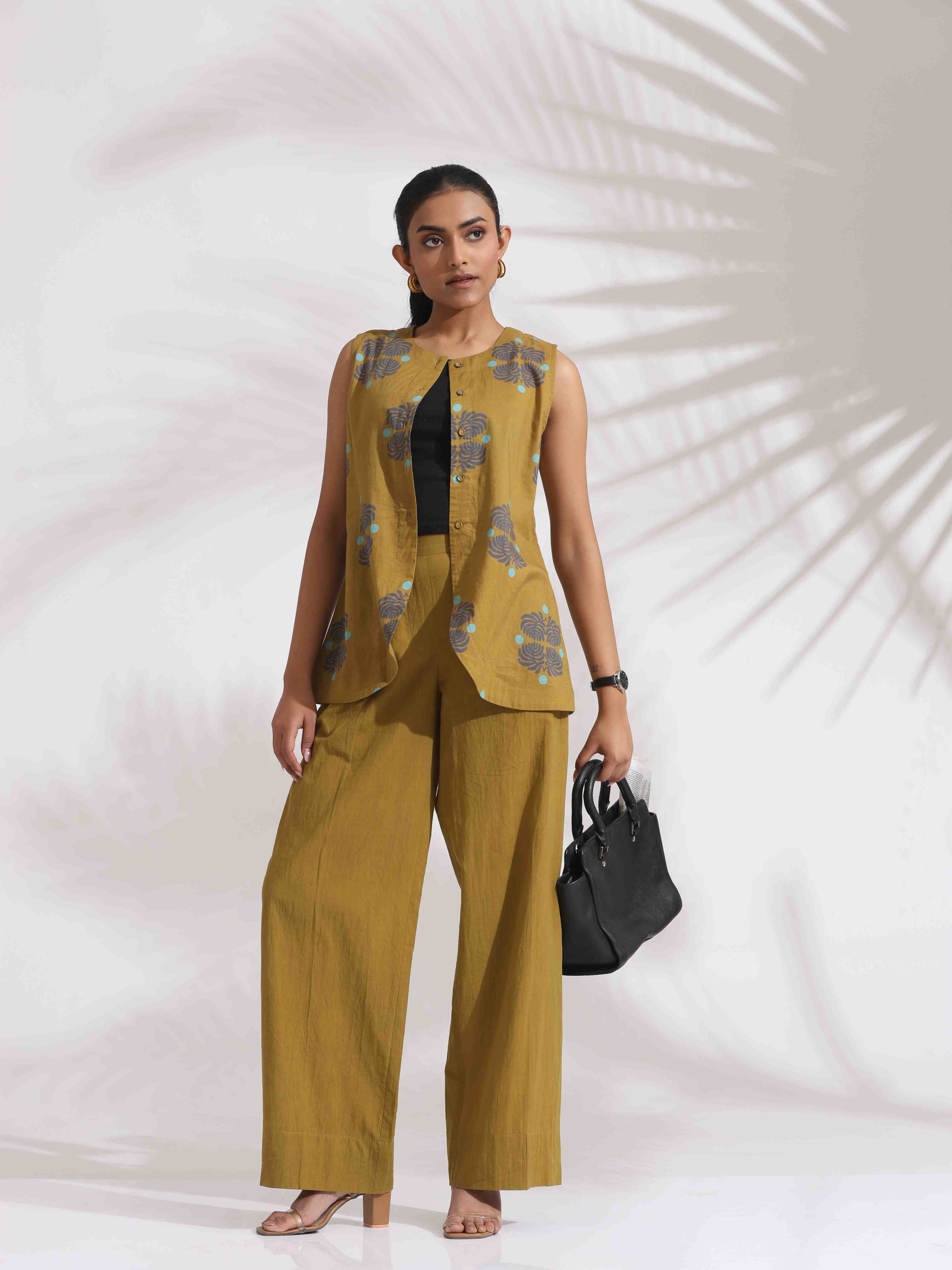 trueBrowns Green Cotton Print Top & Flared Pants Co-ord Set | Grocsy
