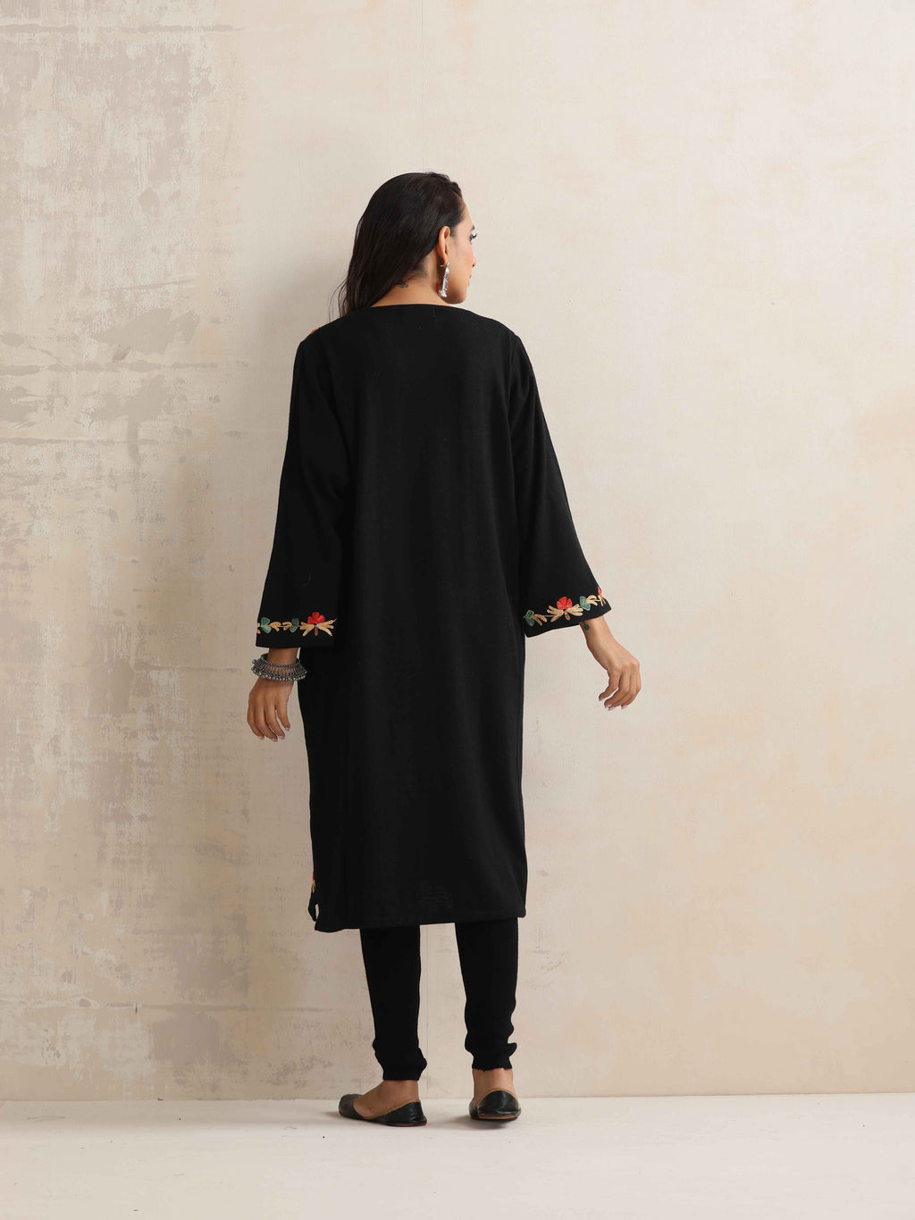 trueBrowns Black Kashmiri Embroidered Woollen Phiran Kurta | Grocsy