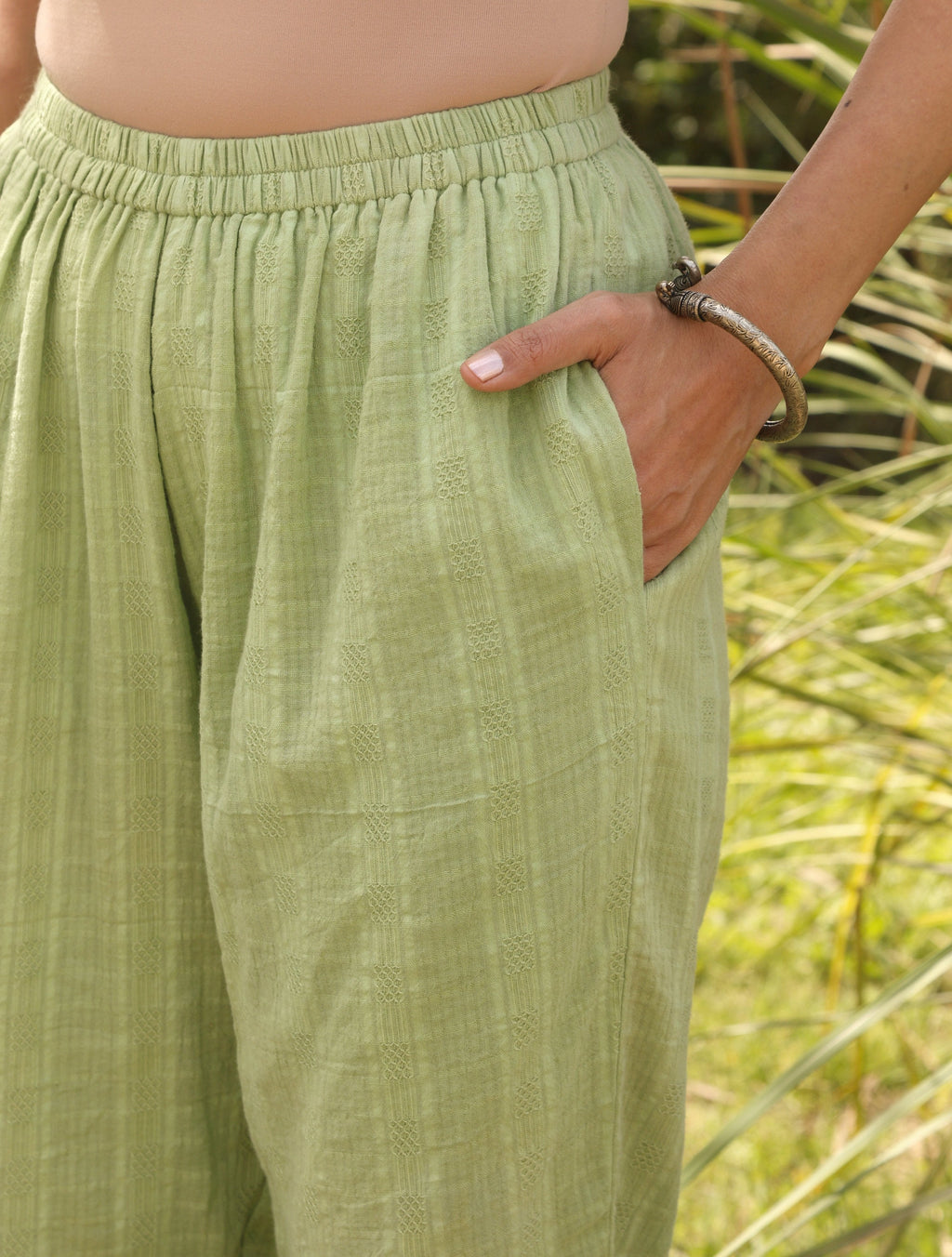 trueBrowns Green Cotton Embroidered Kurta Set | Grocsy